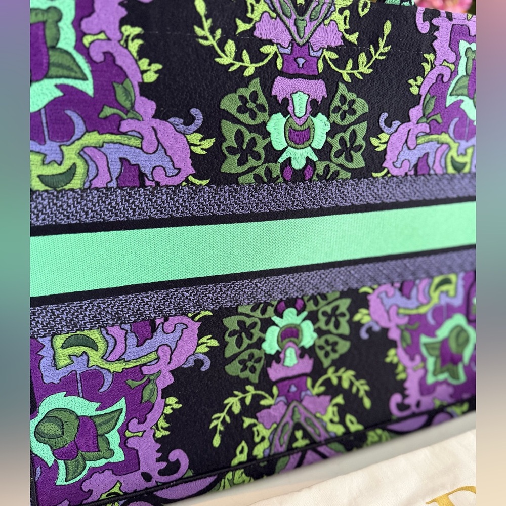 CHRISTIAN DIOR Canvas Embroidered Large Indian Purple Book Tote ~ EUC w/DB & COA - Picture 7 of 16